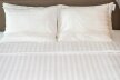 POŚCIEL HOTELOWA BIAŁA 200x220 ADAMASZEK + 2x 50x70 150g 50% baw. 50%poliester (15)