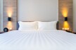 POŚCIEL HOTELOWA BIAŁA 200x220 ADAMASZEK + 2x 50x70 150g 50% baw. 50%poliester (1)